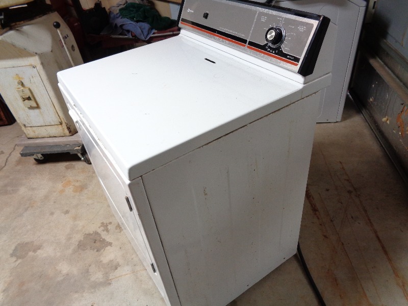 lot 16 image: Maytag Clothes Dryer