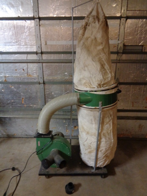 lot 14 image: 70 Gallon Dust Collector