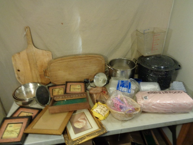 lot 198 image: Canning Pot, Cutting Board, Pizza Board, and More