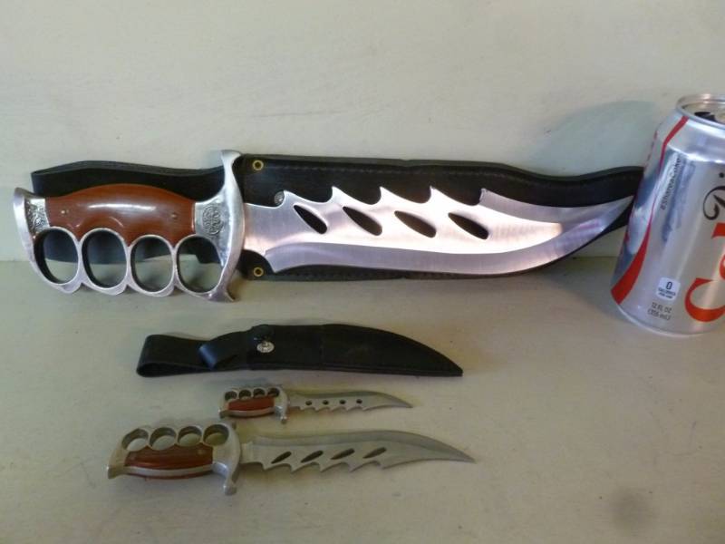 lot 31 image: Knife