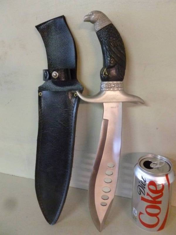 lot 33 image: Knife