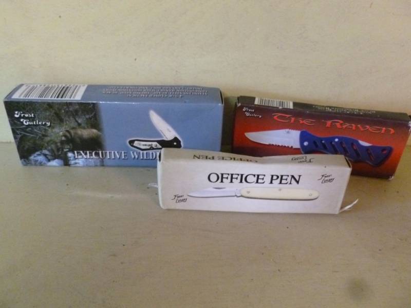 lot 48 image: New Pocket Knives