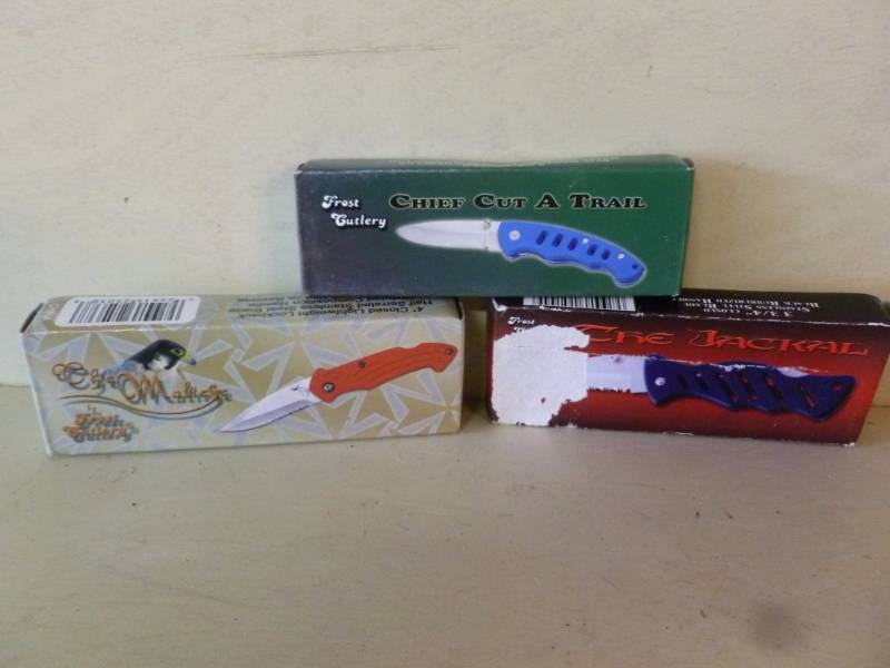 lot 60 image: New Pocket Knives