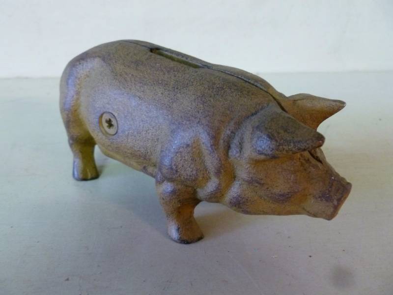 lot 69 image: Cast Iron Coin Bank