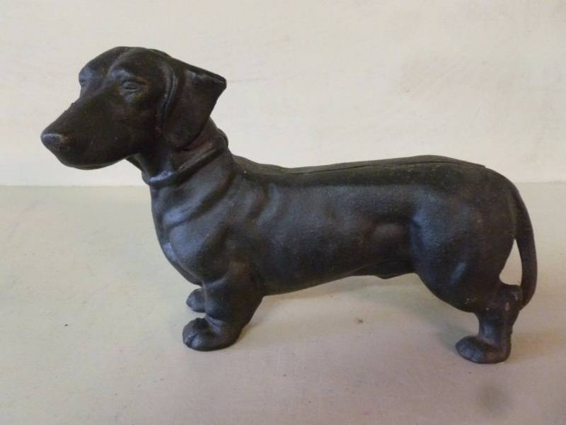 lot 70 image: Cast Iron Coin Bank
