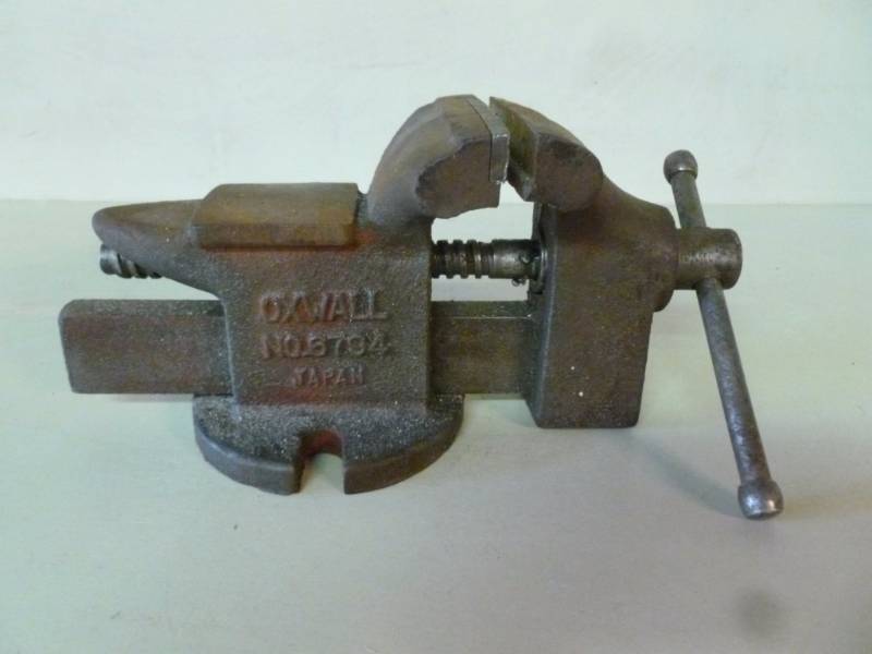lot 78 image: Bench Vise