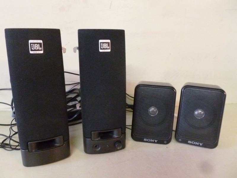 lot 102 image: Computer Speakers