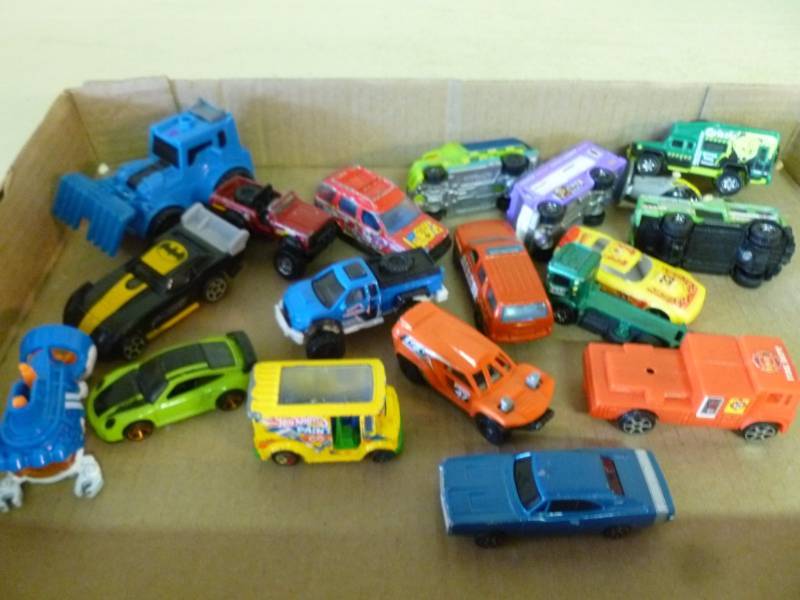 lot 112 image: Matchbox Cars