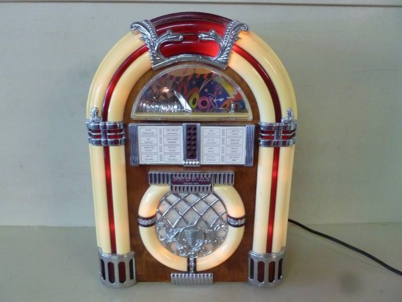 lot 151 image: Radio