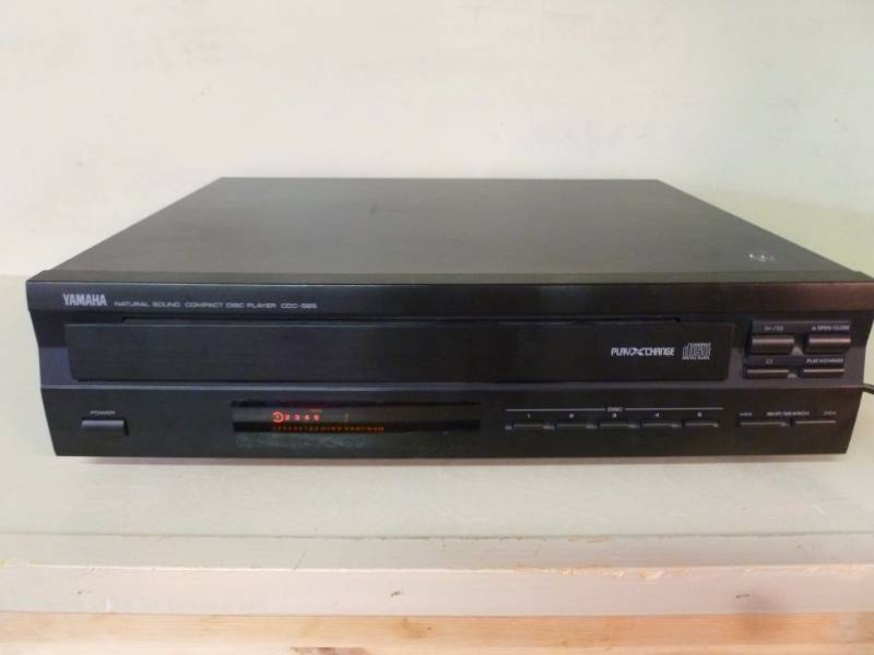 lot 158 image: Yamaha Compact Disc Player