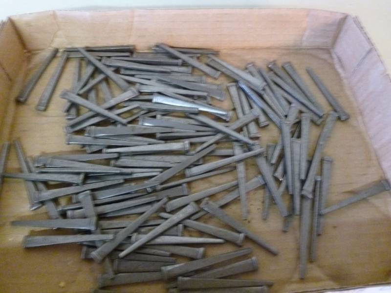 lot 170 image: Square Nails
