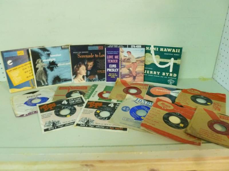 lot 189 image: Collectible 45s Records