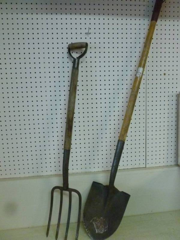 lot 210 image: Potato Fork