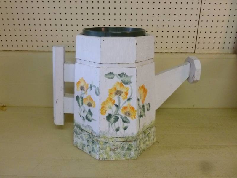 lot 212 image: Planter