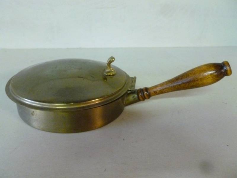 lot 263 image: Ash Pan