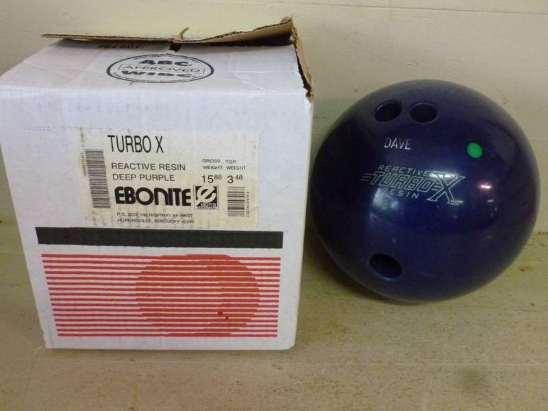 lot 301 image: Bowling Ball