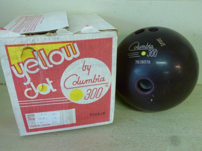 lot 302 image: Bowling Ball