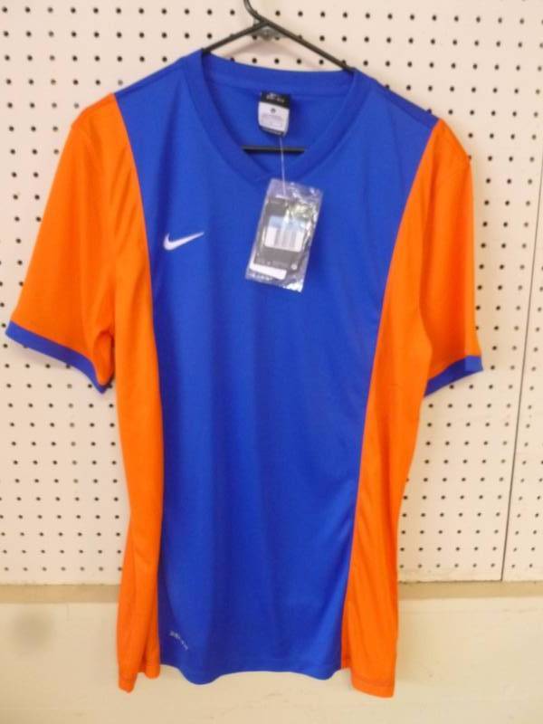 lot 311 image: Nike Sports Wear