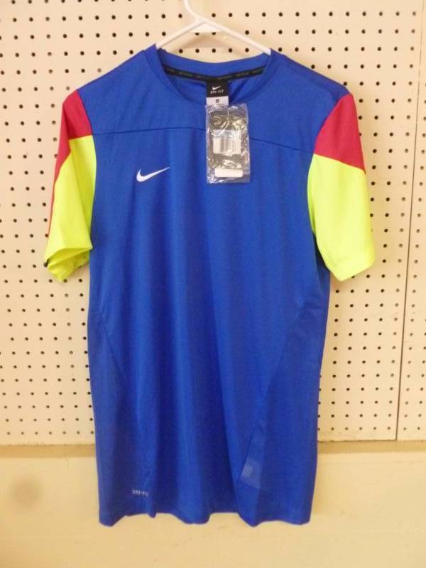 lot 312 image: Nike Sports Wear