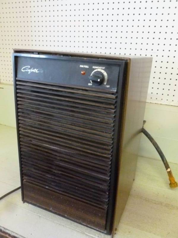 lot 321 image: Dehumidifier