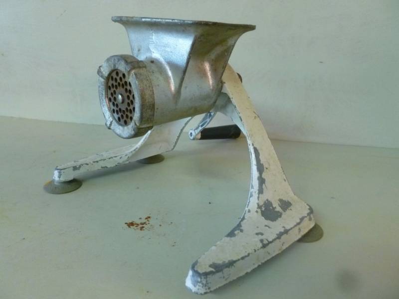 lot 326 image: Vintage Meat Grinder