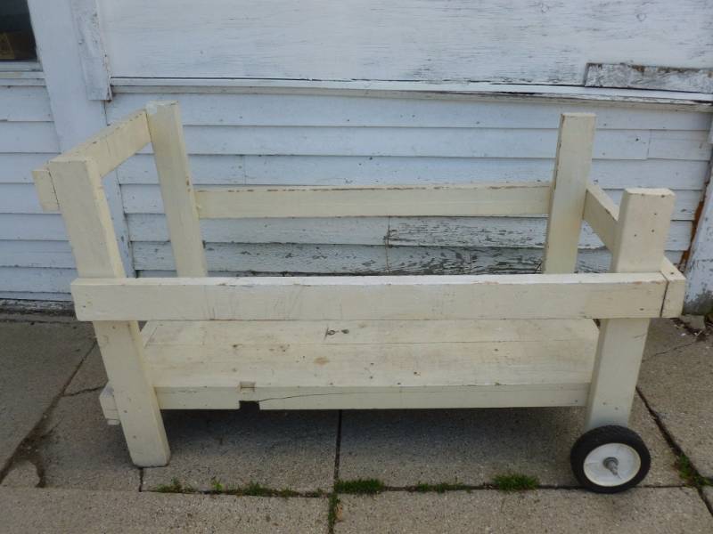 lot 333 image: Portable Garbage Cart