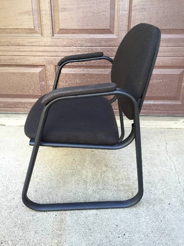 lot 16 image: Office Reception Ergonomic Sled Base Guest Lounge Chair with Padded Arms Home Office Seating Side Chair - Nice Condition Retails New $125.00 Chair #3-24x24x33