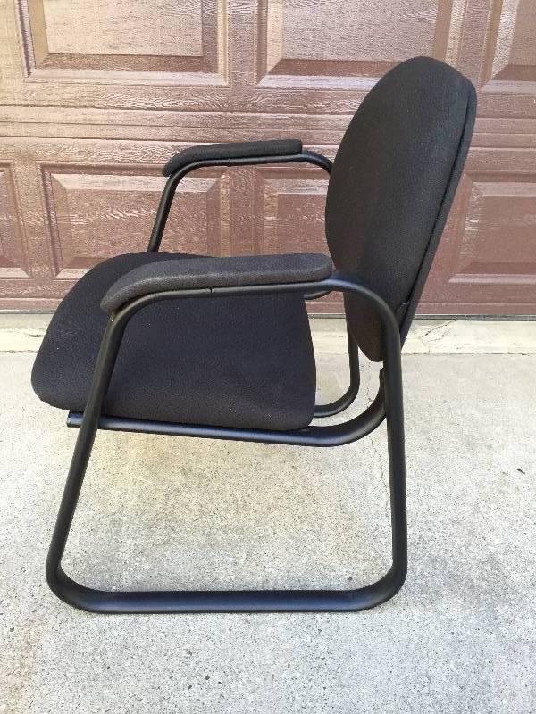 lot 17 image: Office Reception Ergonomic Sled Base Guest Lounge Chair with Padded Arms Home Office Seating Side Chair - Nice Condition Retails New $125.00 Chair #3-24x24x33