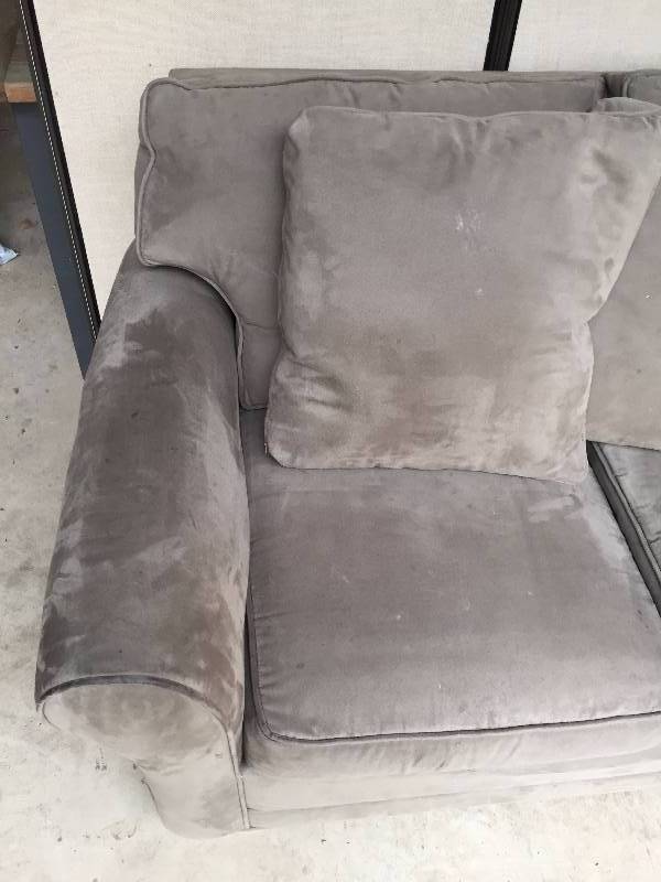 lot 44 image: Quality H. M. Richards Grey Microfiber Couch Sofa - Very Nice Condition - New On Sale At Herbergers $1400.00