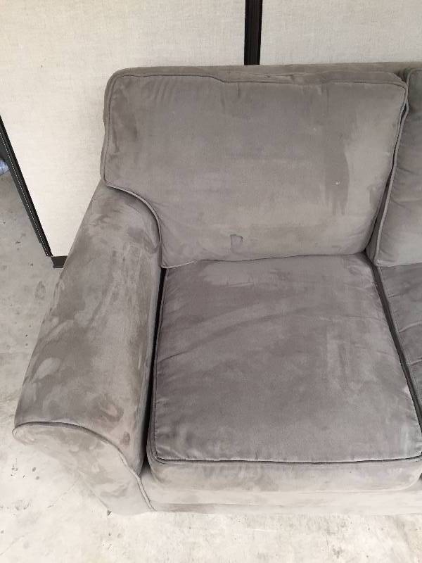 lot 43 image: Quality H. M. Richards Grey Microfiber Loveseat - Very Nice Condition - New On Sale At Herbergers $900.00