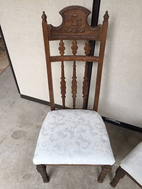lot 56 image: 2 Quality Vintage Keller Furniture Jacobean Revival French Influence Fleur De Lis Carved Wood Side Chairs - Spectacular Condition  Matches Lot 57