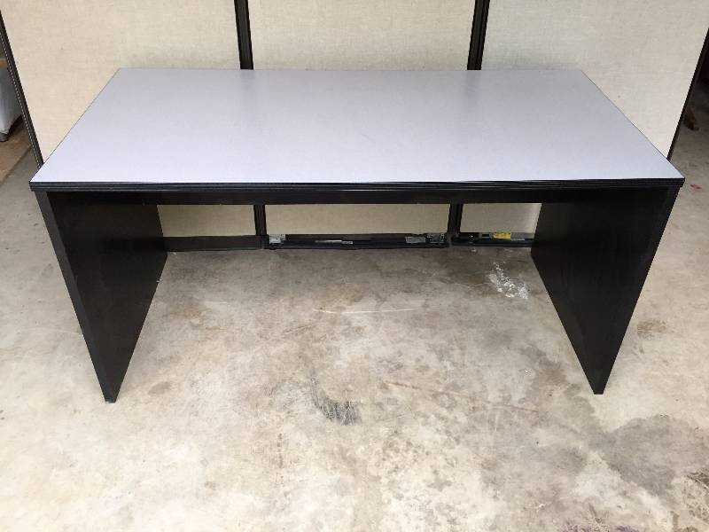 lot 19 image: Ikea Desk Office Workstation Work Surface Table Crafting Projects Heavy Duty Indoor Outdoor Garage Work Bench 60x30x30 - Excellent Condition