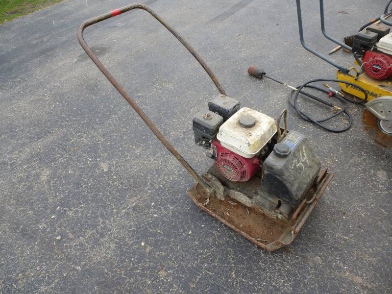 lot 12 image: Stone Vibratory Packer #3