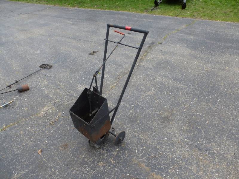 lot 19 image: Seal Coat Asphalt Crack Filler #10