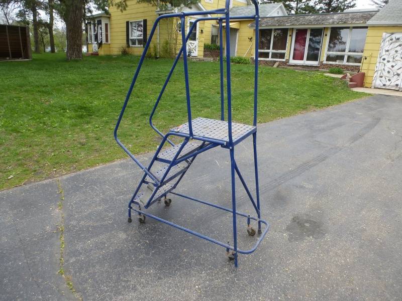 lot 24 image: Platform Warehouse Steps # 15