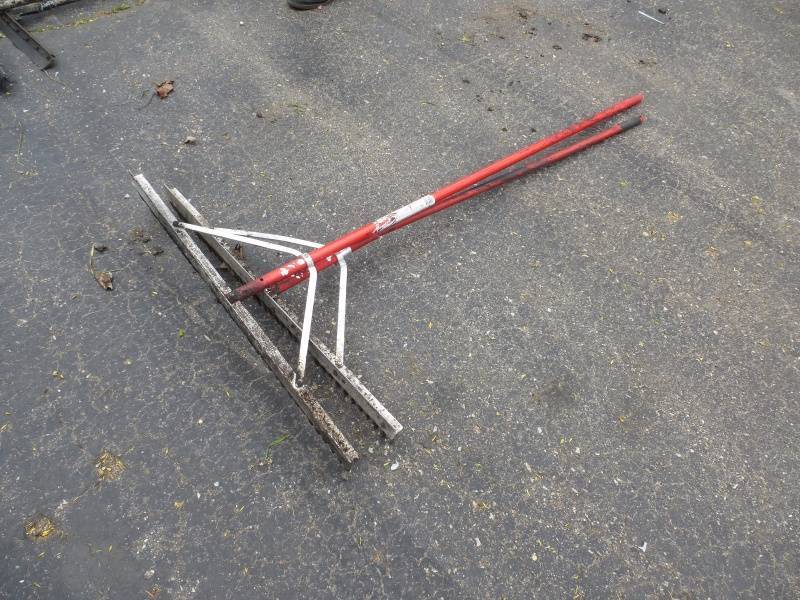 lot 45 image: Asphalt Aluminum Squeegees #35