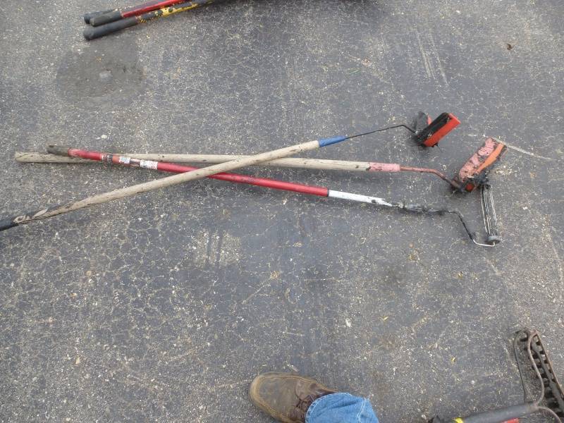 lot 48 image: Asphalt V Squeegees and roller # 39
