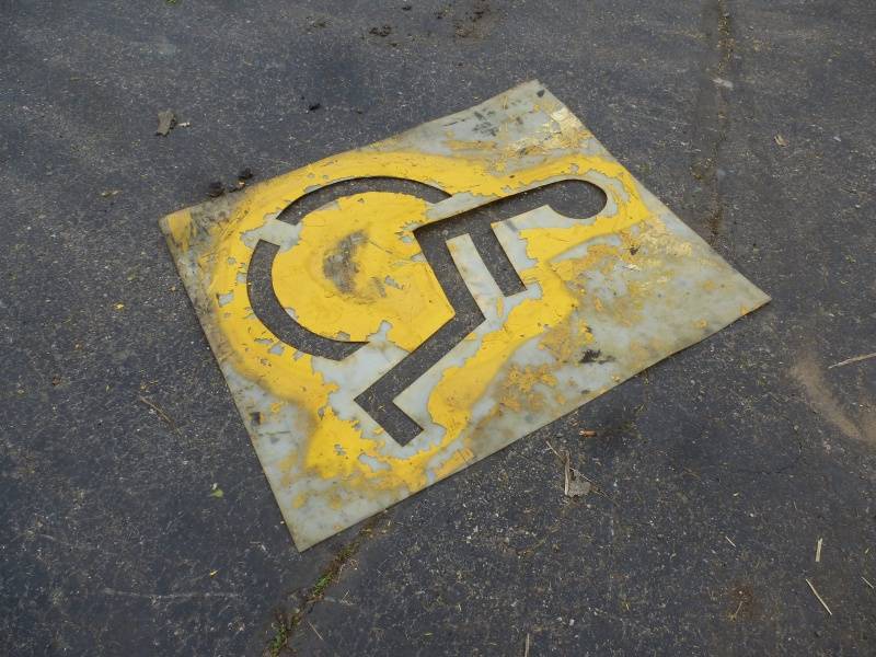 lot 75 image: Handy Cap Stencil # 65