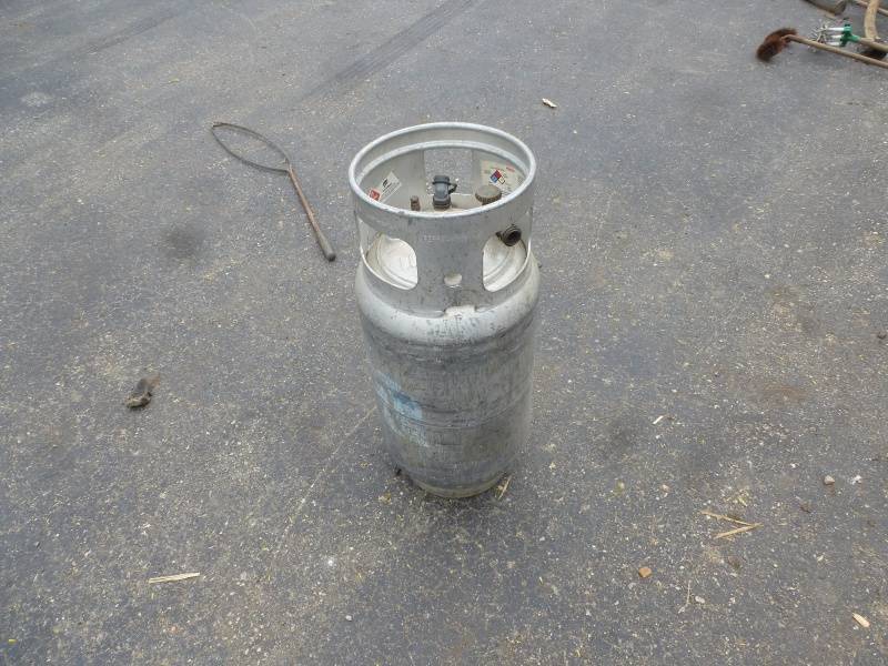 lot 81 image: Forklift LP Tank # 70