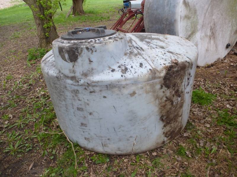 lot 88 image: Poly Water Tank # 77