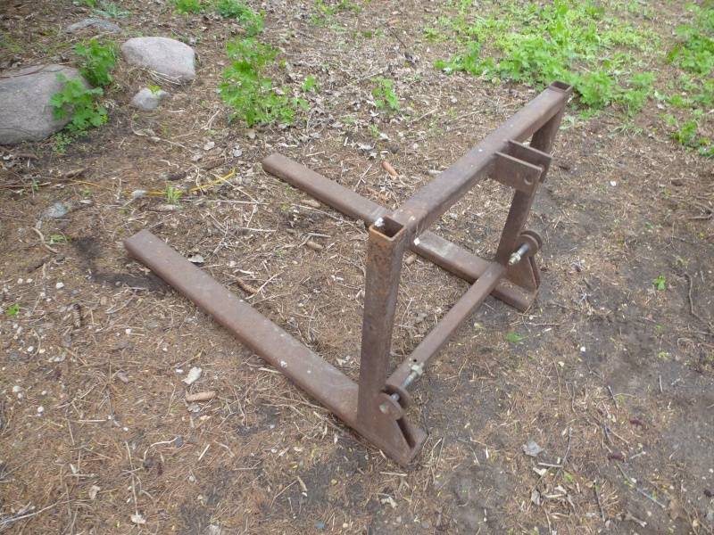 lot 93 image: 3 Point Forks Steel # 82