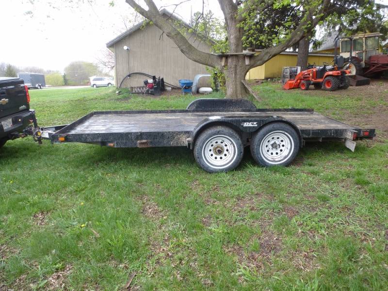 lot 2 image: 2004 DCT Flat Bed Trailer