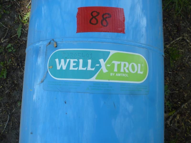 lot 101 image: Well X Trol Pressure Tank # 88