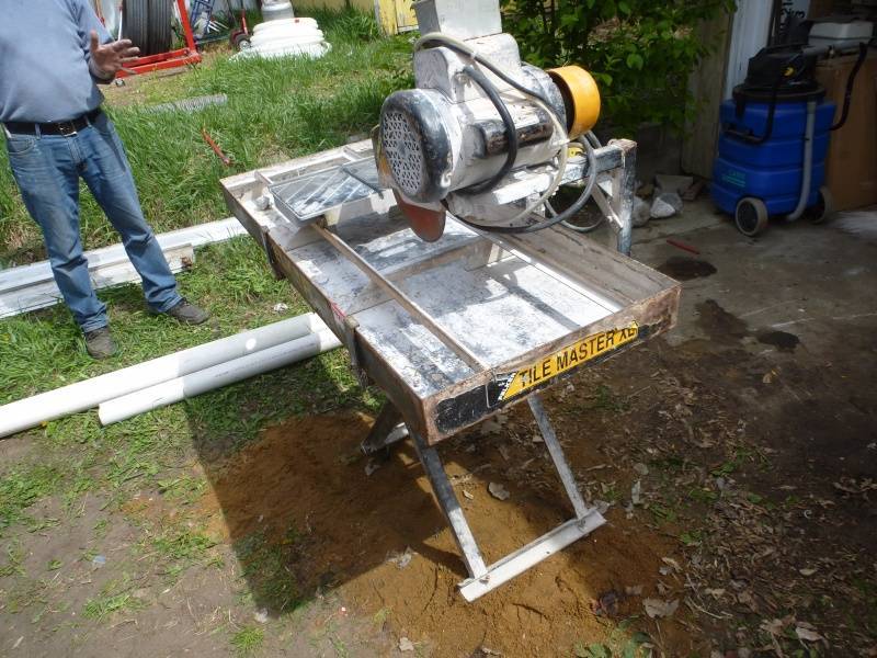 lot 121 image: Felker Tile Master Saw # 109