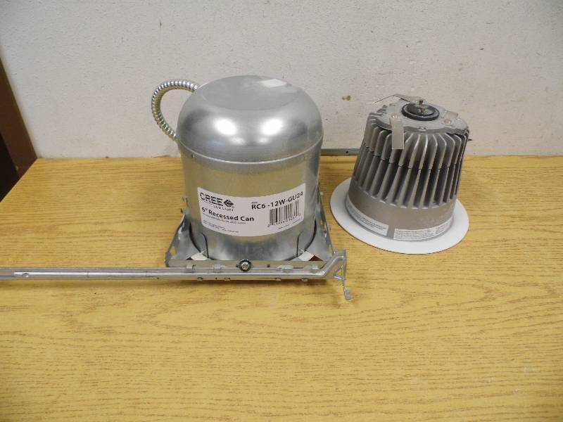 4 - 6 Recessed Can Lights w LED Bulbs