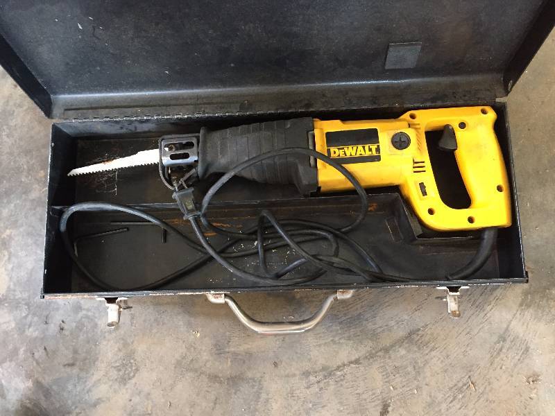 Dewalt Saws all in case