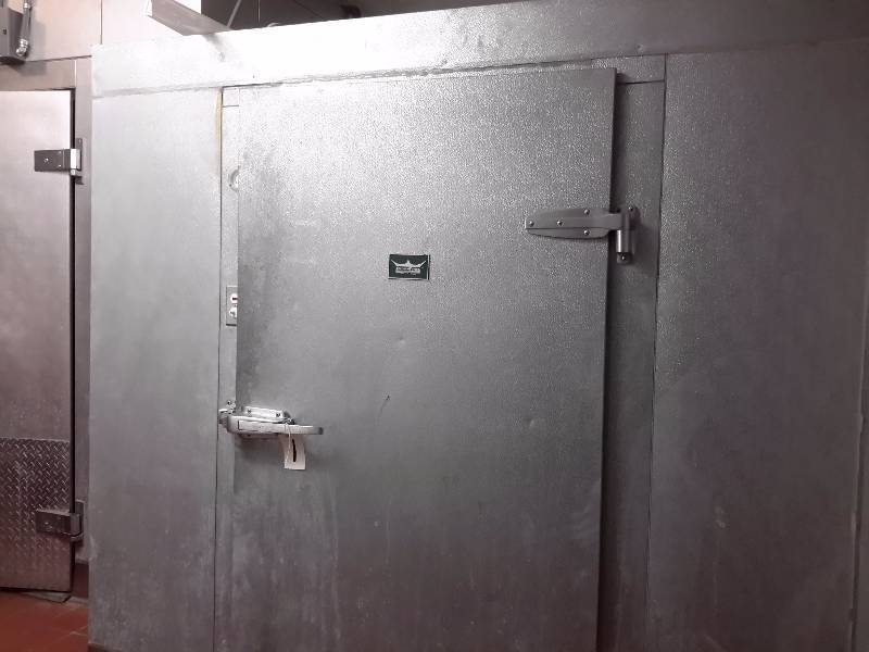 Crown Tonka Walkin CoolerFreezer.. Excellent shape Russell Compressor