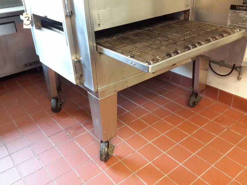 Lincoln Model 1200 Pizza oven.