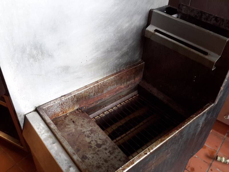 Gas Deep Fryer.. On wheels..