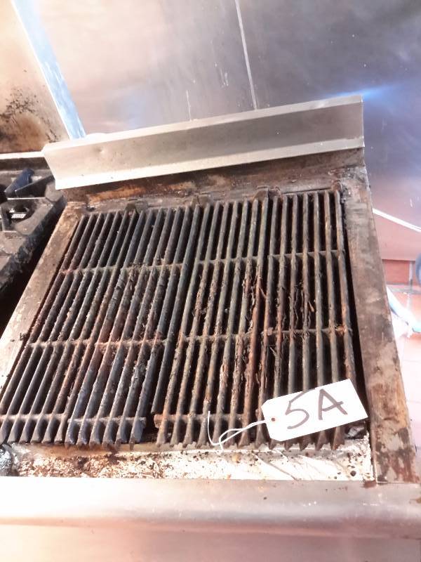 4 Burner, Gas Grill.. On wheels